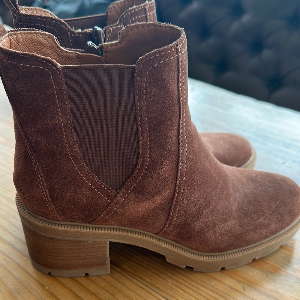 Lucky Brand Brown Ankle Booties Suede Chelsea Style